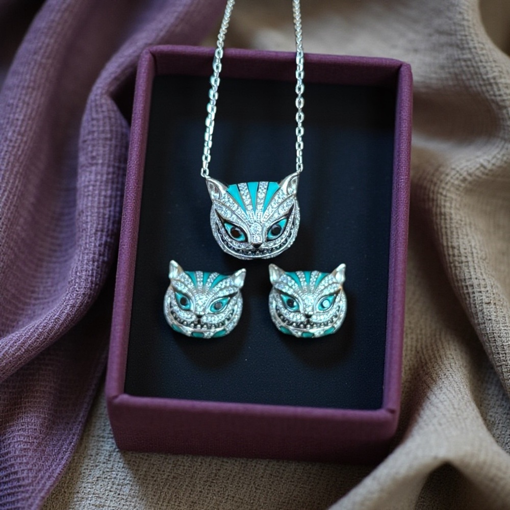 Cheshire Cat Rare & Special Alice in Wonderland Earring Necklace Set - Picture 4 of 5